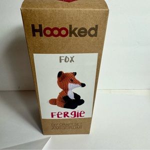 Hoooked Amigurumi DIY Kit w/Eco Barbante Yarn Fox Fergie